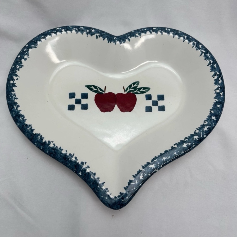 Vintage Chaparral Pottery Heart Shaped Baking Dish White Blue Trim Apples